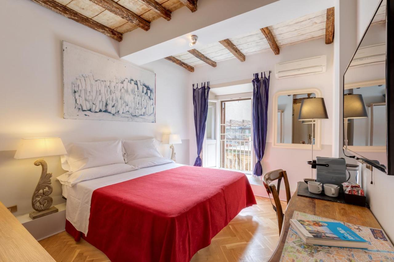 The Bluehostel Roma